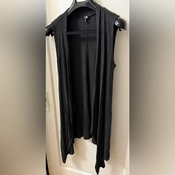 CABLE & GAUGE DARK GREY THIN KNIT VEST - Picture 5 of 16